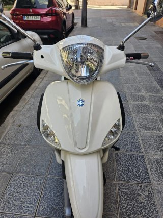 Piaggio Liberty 50cc Scooter Blanca