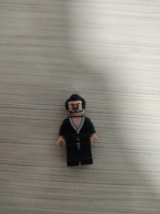 Figura Lego Uomo in Abito Nero