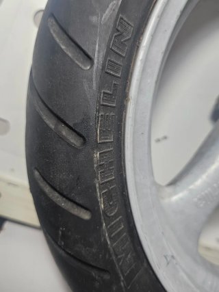 Neumático Michelin 130/60-13