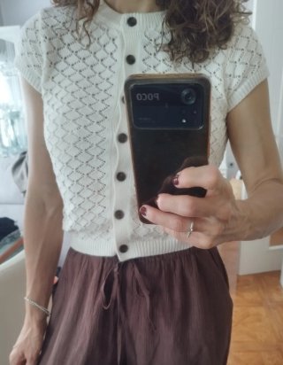 Top calado de botones blanco