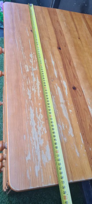 Cómoda de madera con 4 cajones