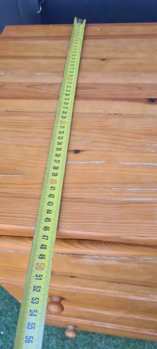 Cómoda de madera con 4 cajones