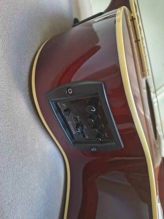 Guitarra Electroacústica Roja