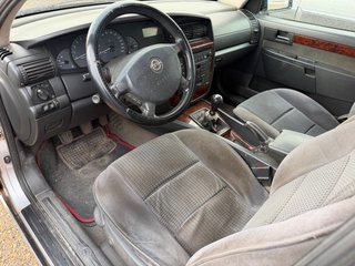 Opel Omega 2001