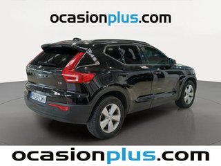 Volvo XC40 T2 Momentum Core 95 kW (129 CV)
