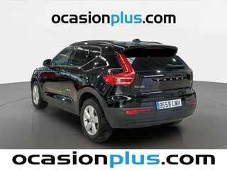 Volvo XC40 T2 Momentum Core 95 kW (129 CV)