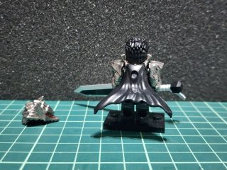 Minifigura Guts Berserk con Espada