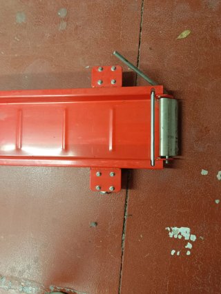 Plataforma peana moto garaje roja