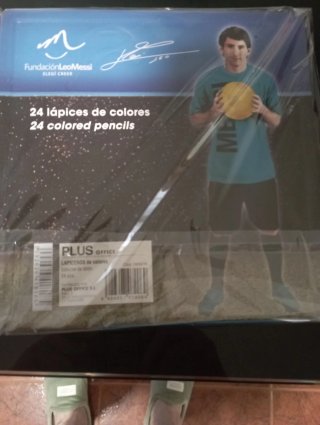 Leo Messi Caja metálica con 24 lápices