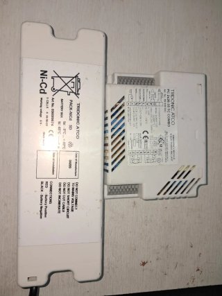 Batería y Electrónica Luces Emergencia Tridonic