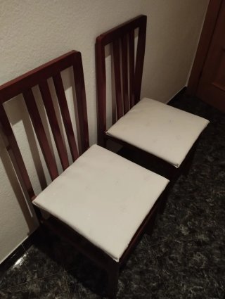 Juego de 2 sillas de madera