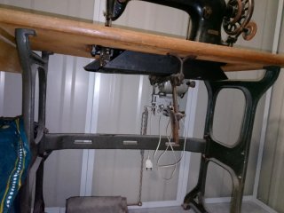 Máquina de coser Singer antigua
