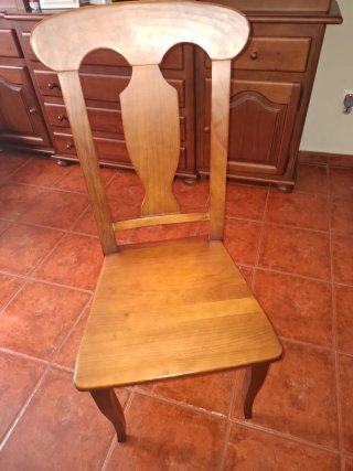 Mesa de madera maciza con 6 sillas