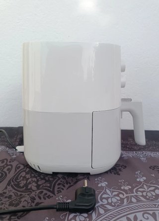 Freidora de aire Philips blanca