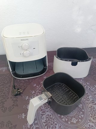 Freidora de aire Philips blanca