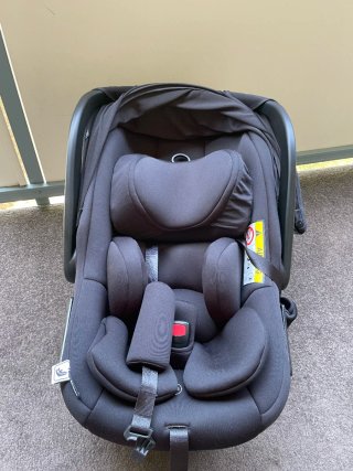 Silla de coche para bebé negra