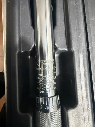 Llave dinamométrica con accesorios