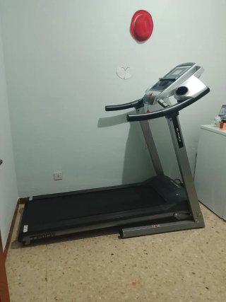 Cinta de correr BLADEZ TB1011 casi nueva.