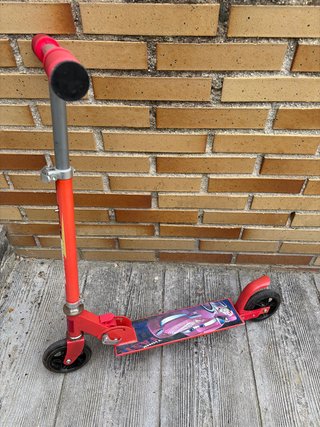 Patinete infantil rojo