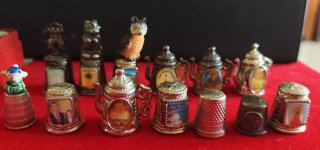 Collezione di ditali decorativi