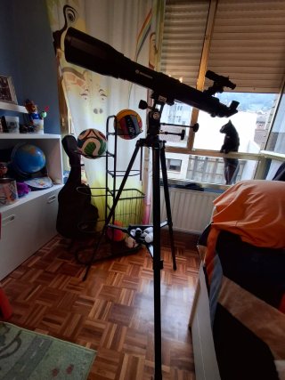 Telescopio Bresser con trípode