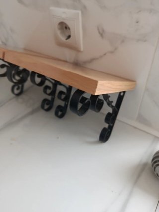 Scaffali da parete rustici, supporti in ferro battuto