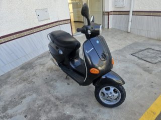 Vespa 50cc Negra Automática año2005