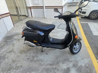 Vespa 50cc Negra Automática año2005