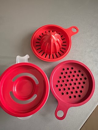 Spremiagrumi Tupperware Rosso con Caraffa Dosatrice
