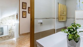 Casa adosada en venta en Les Arenes - La Grípia  Can Montllor en Terrassa