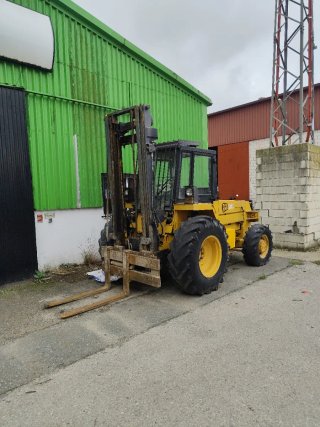 Carretilla JCB 4x4 triple mástil