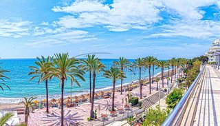 Piso en venta en Playa de la Fontanilla en Marbella