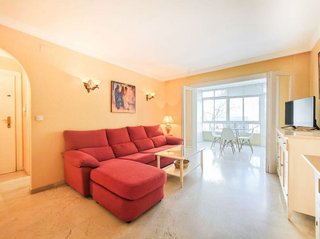 Piso en venta en Playa de la Fontanilla en Marbella