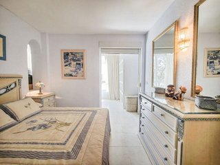 Piso en venta en Playa de la Fontanilla en Marbella