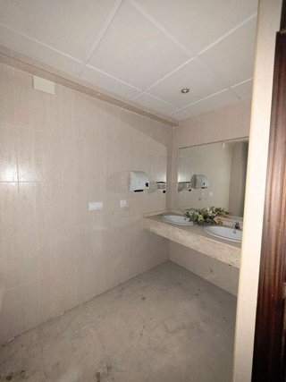 Nave industrial en venta en Lucena