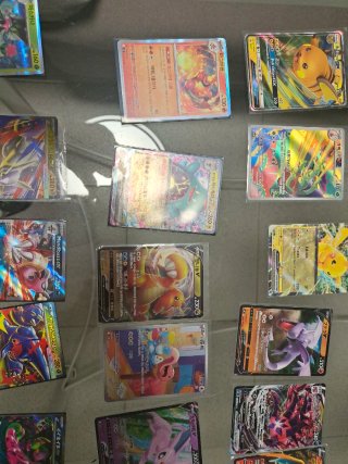 Caja metálica Pokémon Trading Card Game