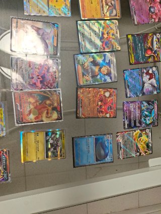 Caja metálica Pokémon Trading Card Game