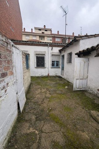 Casa adosada en venta en Trobajo del Camino en San Andrés del Rabanedo