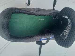 Zapatos de seguridad Sparco negros y rojos