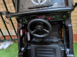 Coche eléctrico infantil