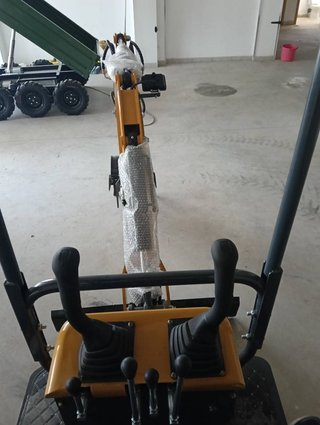 Mini excavadora AC G12