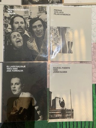 Colección de libros fotografía ojos de buey