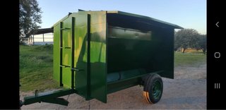 Comedero para animales verde