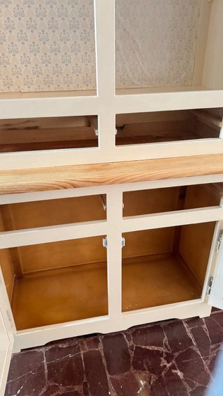 Vitrina  de madera y cristal restaurada
