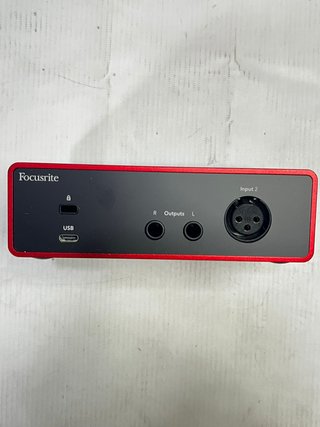 Focusrite Scarlett Solo Studio Interfaz Audio