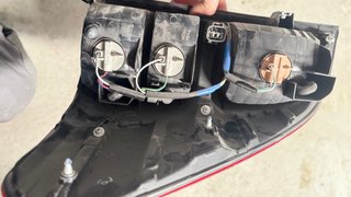 2VP-923322-030A Piloto trasero izquierdo Toyota Hi