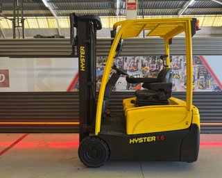 CARRETILLA ELEVADORA 1600 KG BATERIA NUEVA