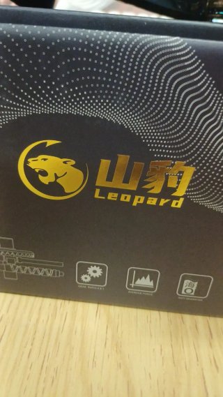 Carrete de pesca Leopard 8000 y bobina extra