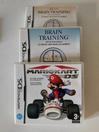 Nintendo DS + 4 Juegos Mario Kart y Brain Training