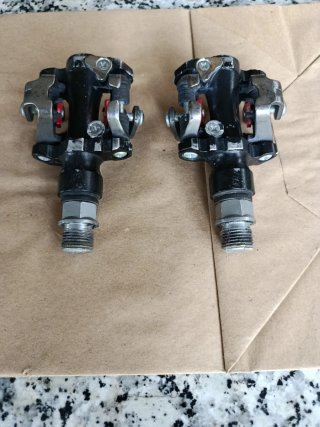 Pedales automáticos Shimano